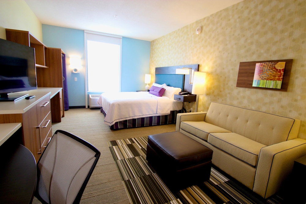 Studio, 1 King Bed, Accessible, Non Smoking photo 2