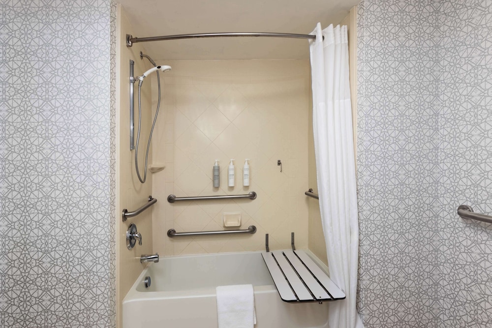 Standard Room, 2 Queen Beds, Accessible