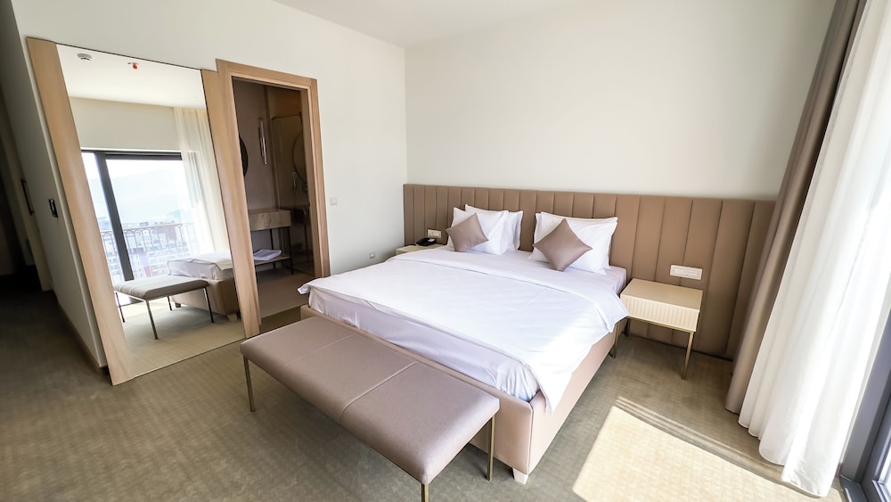 Standard Double or Twin Room - Photo 6