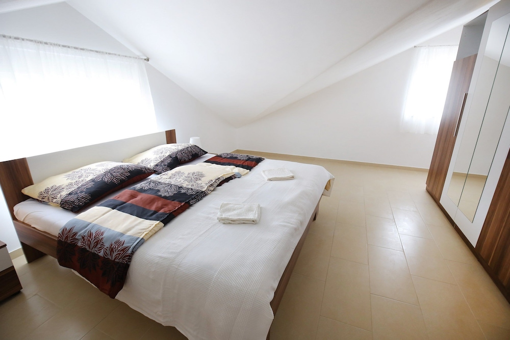 Studio (Standard Studio Apartment with Terrac) photo 2