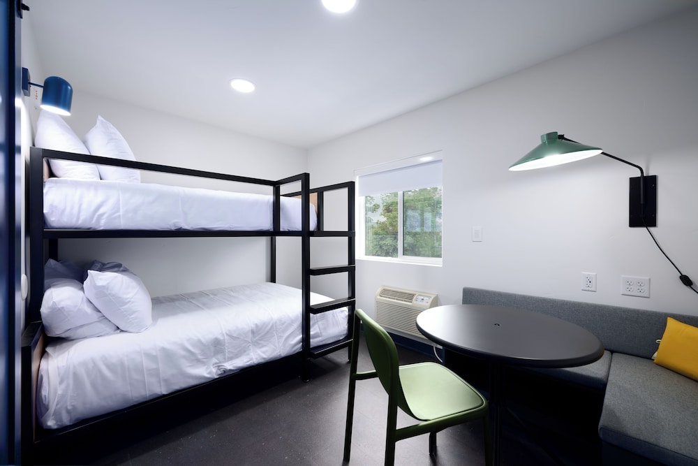 Suite, Multiple Beds, Mountain View (Family Room) photo 2