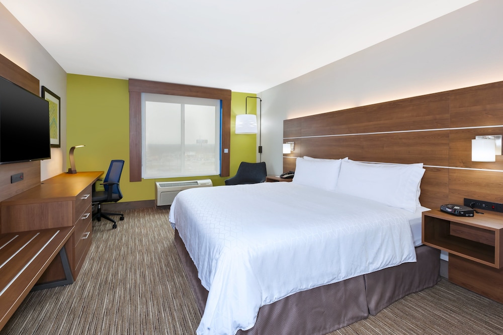 Standard Room, 1 King Bed, Accessible (Communications, Mobility) - Photo 1