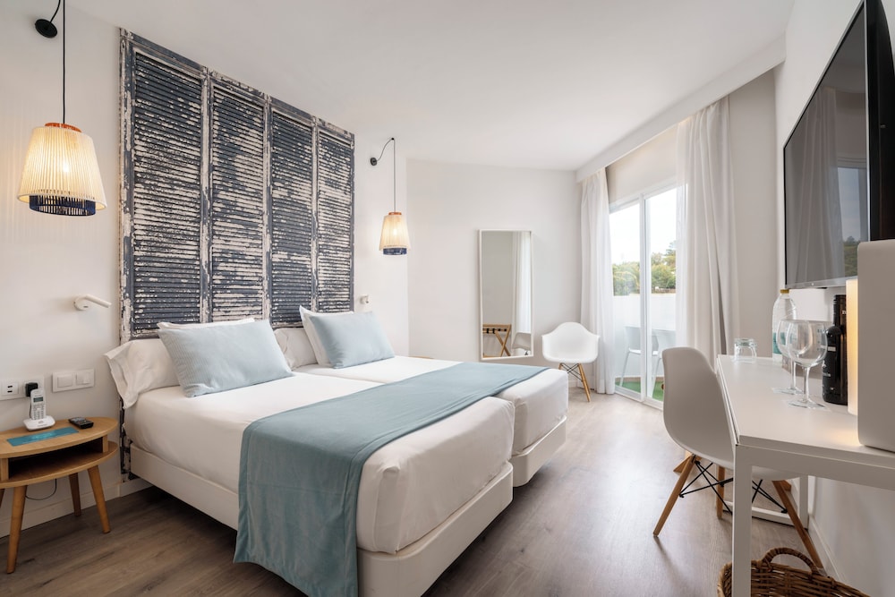 Double Room, Balcony, Sea View (2 Adultos - My Favorite Club) Double Room, Balcony, Sea View (2 Adultos - My Favorite Club)