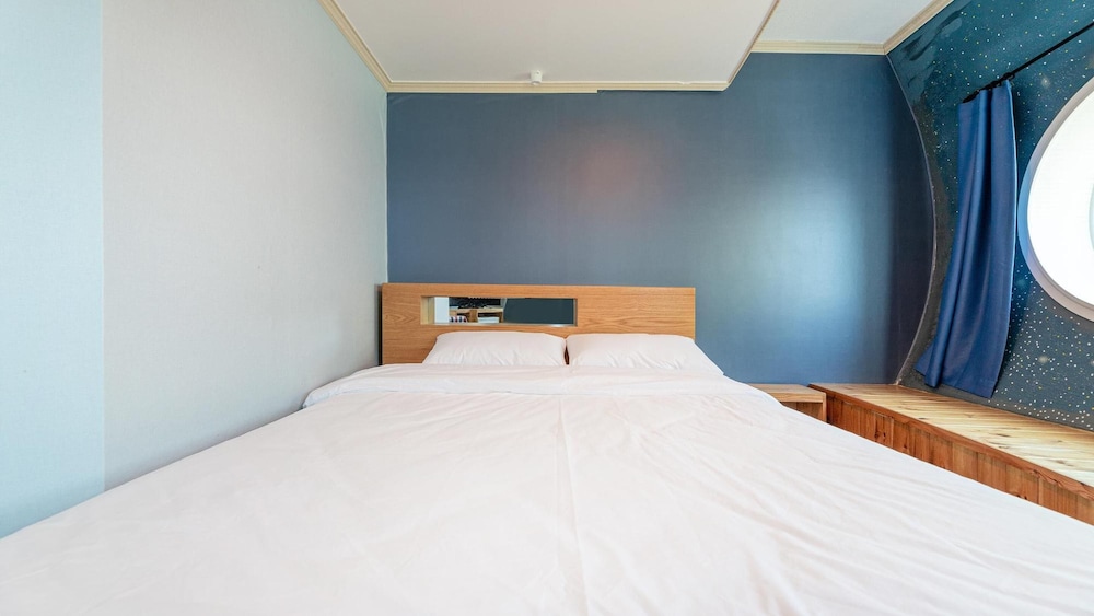 Basic Room, 1 Bedroom (UFO 3) - Photo 5