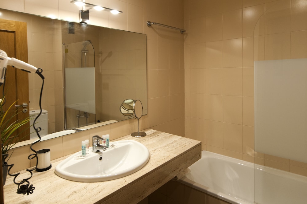 Superior Apartment, 3 Bedrooms (Ronda Universitat 16) photo 3