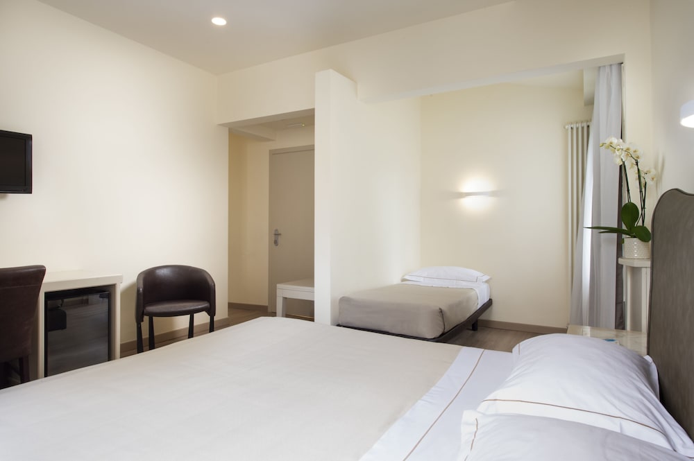 Classic Triple Room, Annex Building photo 1