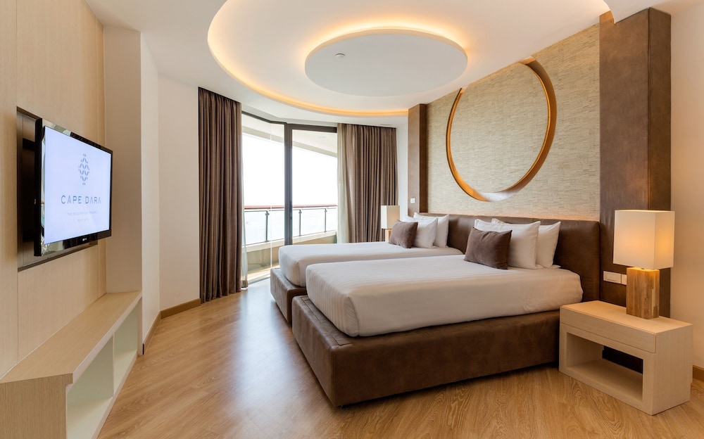 Family Suite 2 Bedrooms with Club Benefits Sea View