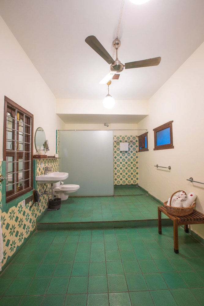 Modern Heritage Grand Room - Photo 12