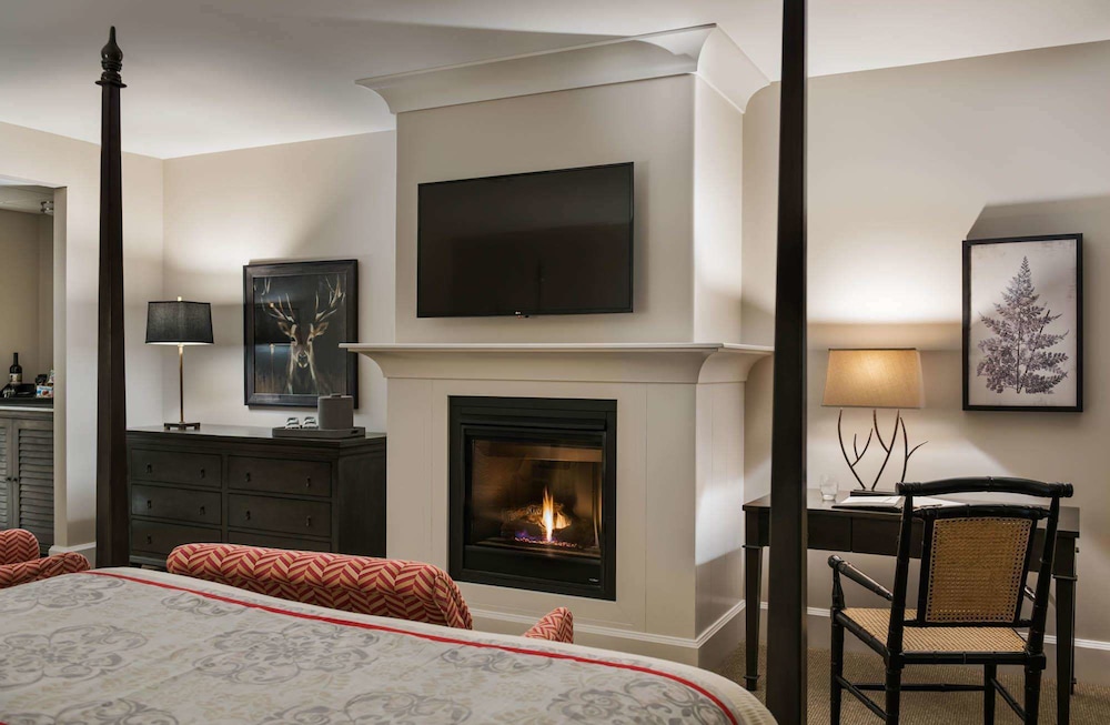 Room, 2 Queen Beds, Fireplace photo 1