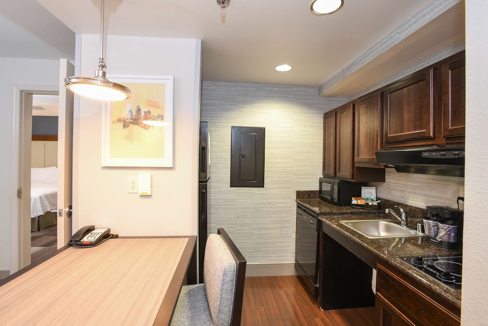 Suite, Accessible, Non Smoking - Photo 3