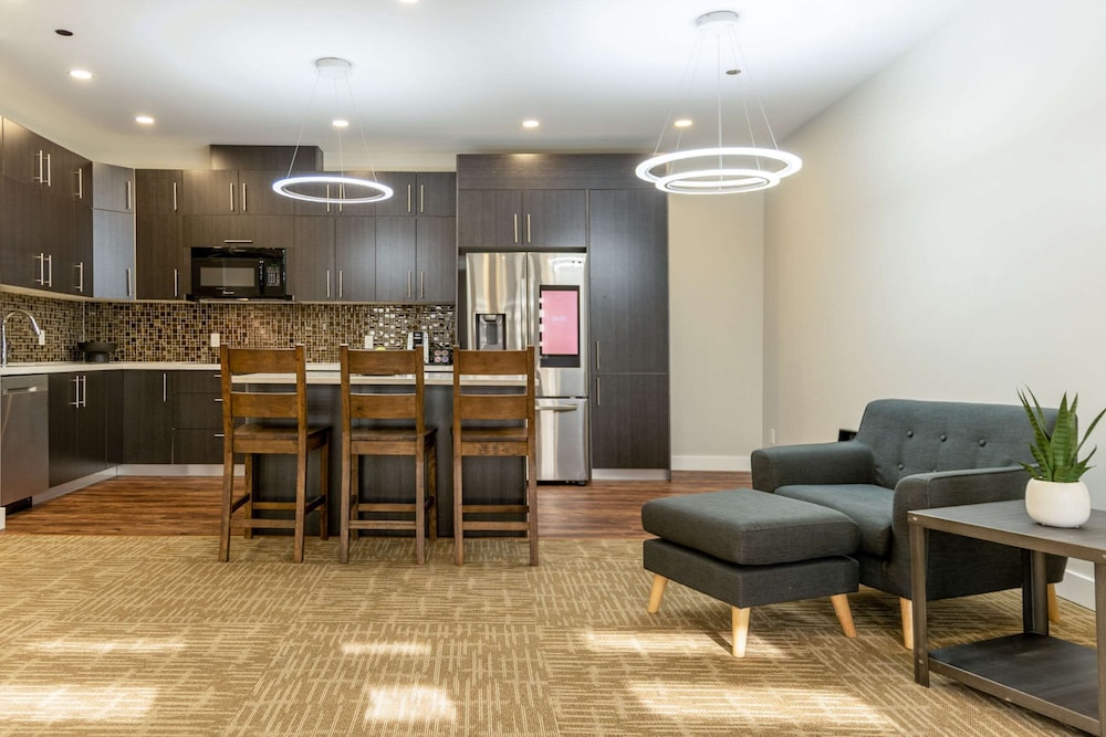 Suite, Multiple Beds, Non Smoking (Efficiency) - Photo 2