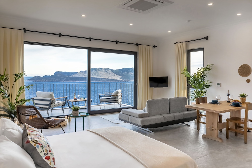 Deluxe Apartment, 1 Queen Bed, Non Smoking, Sea View