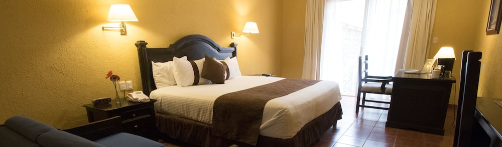Suite, 1 King Bed (Master) - Photo 3