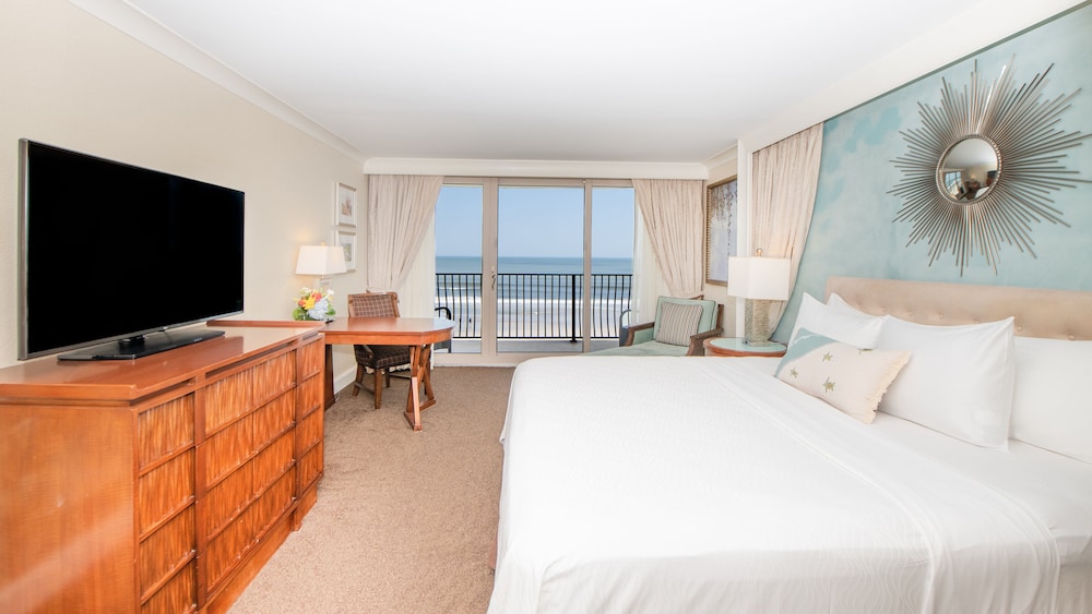 Oceanfront Presidential King Balcony Suite photo 2