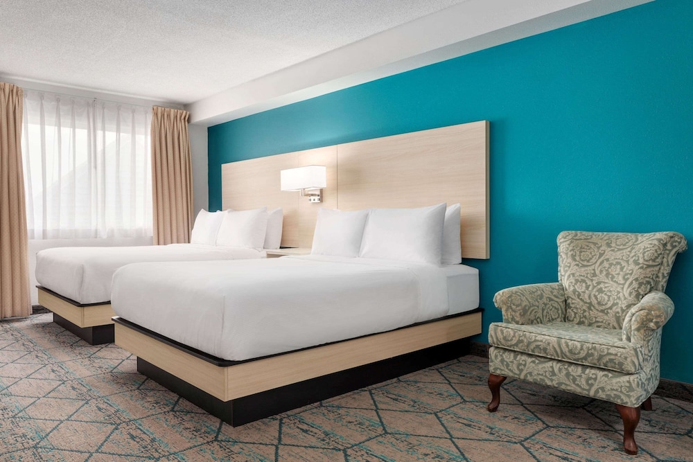 Room, 2 Queen Beds, Non Smoking (First Floor, Patio Door) - Photo 1