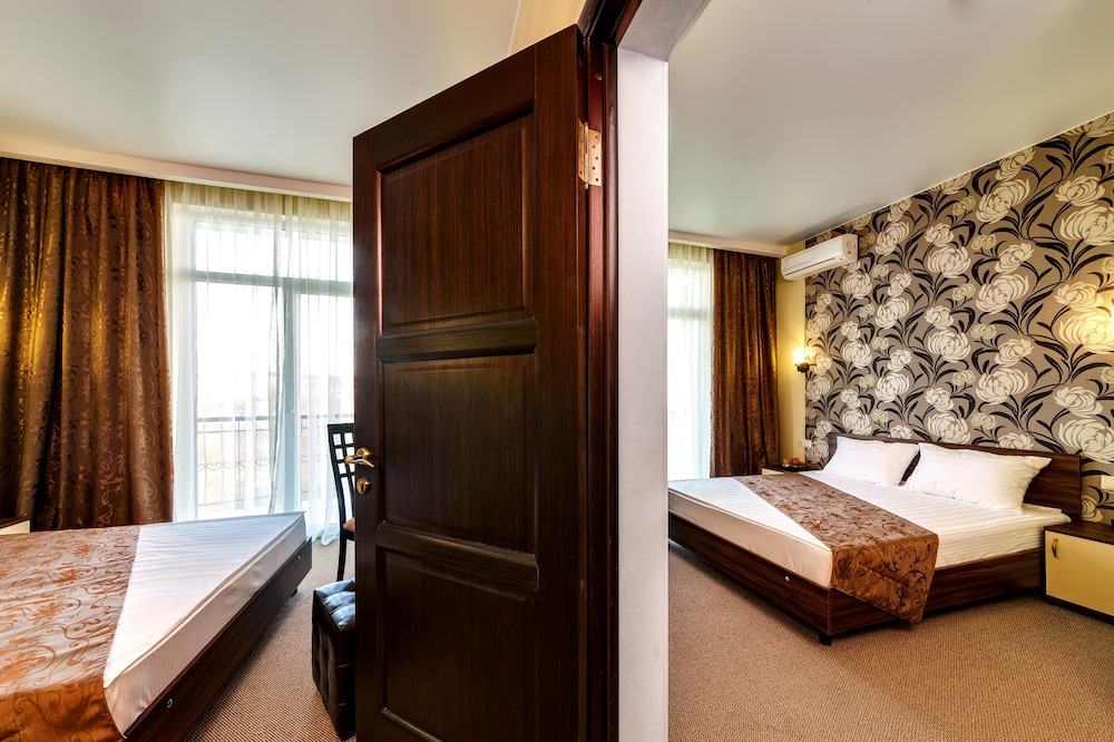 Family Quadruple Room photo 1