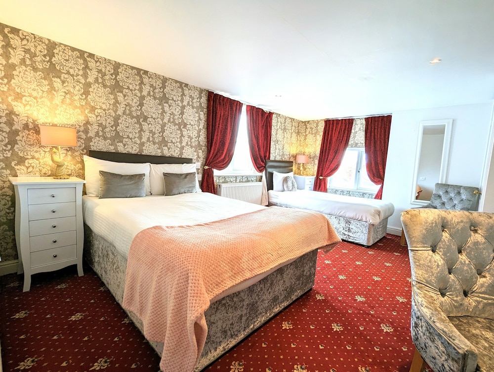 Standard Twin Room, Ensuite photo 1