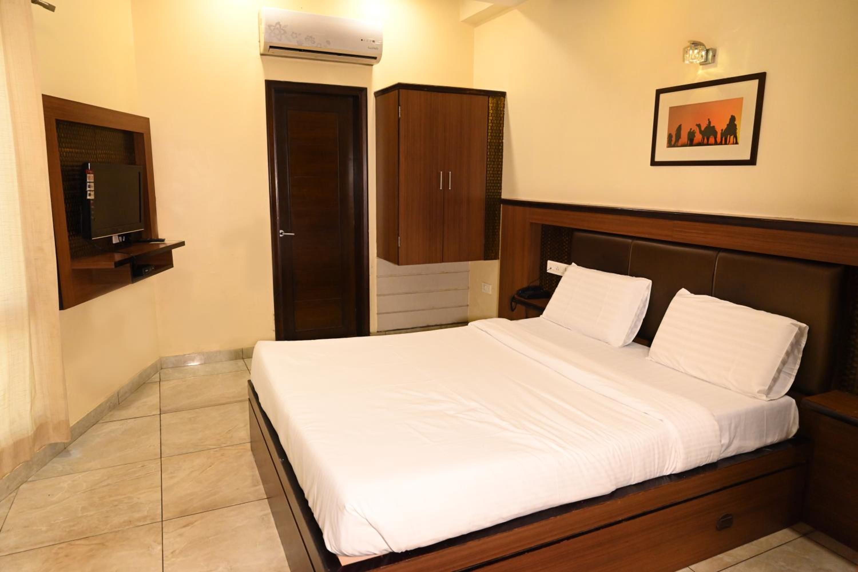 Standard Double Room - Photo 1