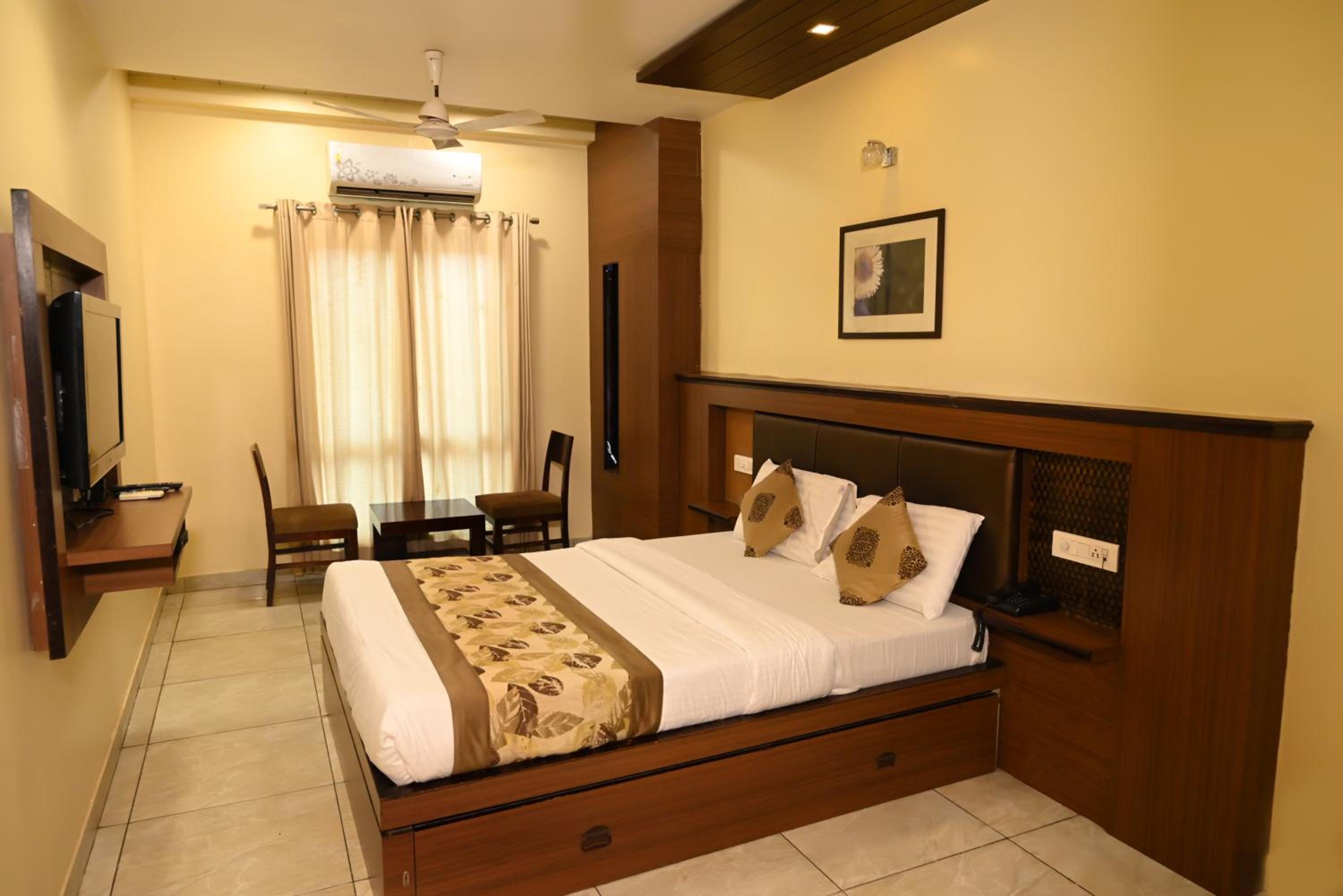 Deluxe Double or Twin Room - Photo 1