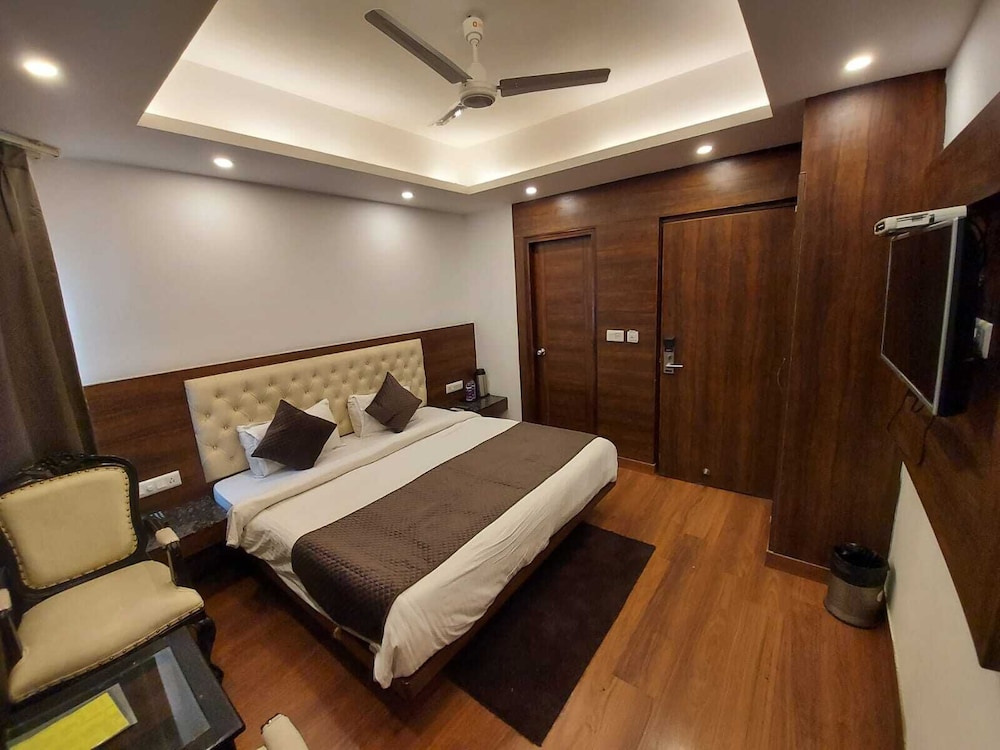 Deluxe Double Room, City View