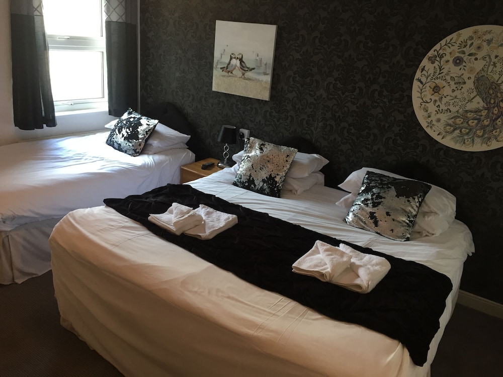 Standard Suite, Ensuite photo 1