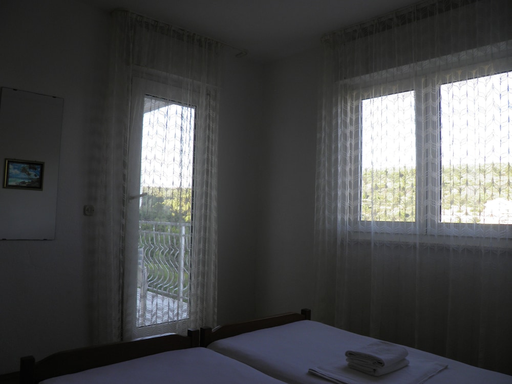Apartment (2.1)