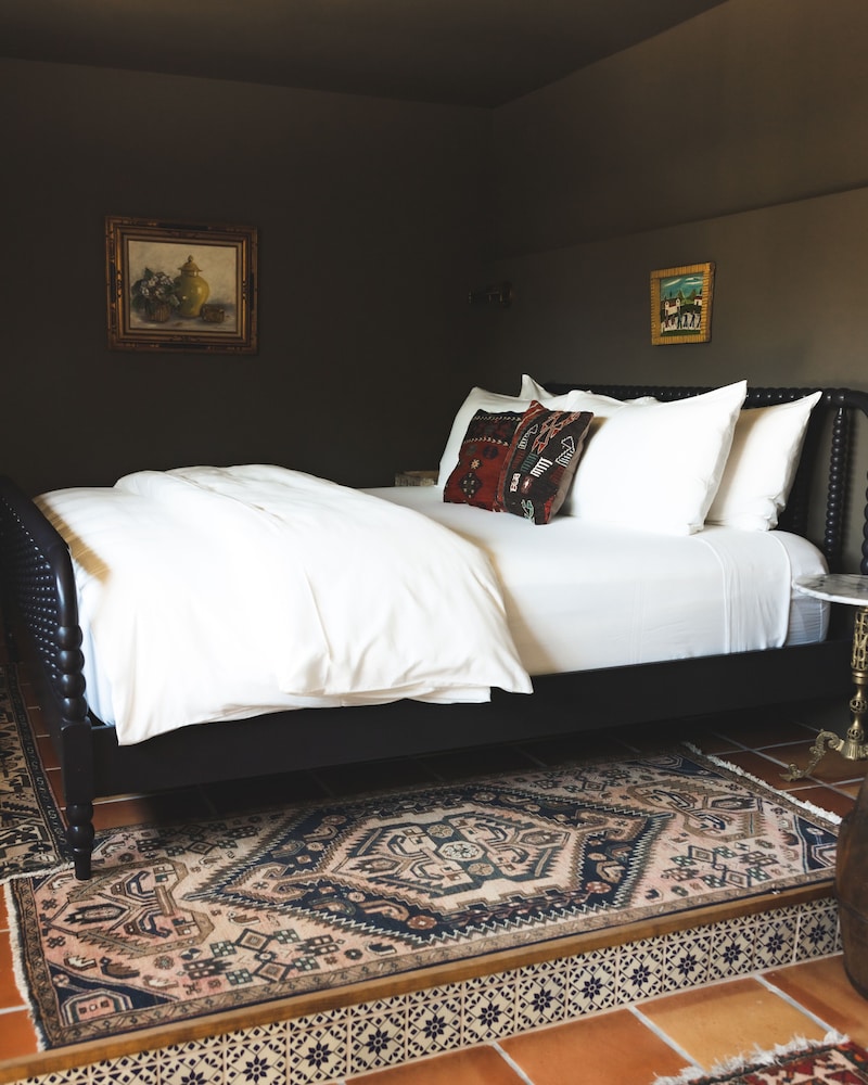 Suite (Extra Large)