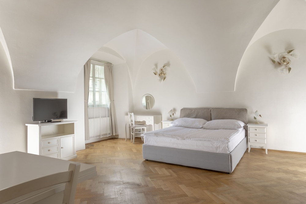 Standard Studio, 1 Queen Bed, Kitchenette