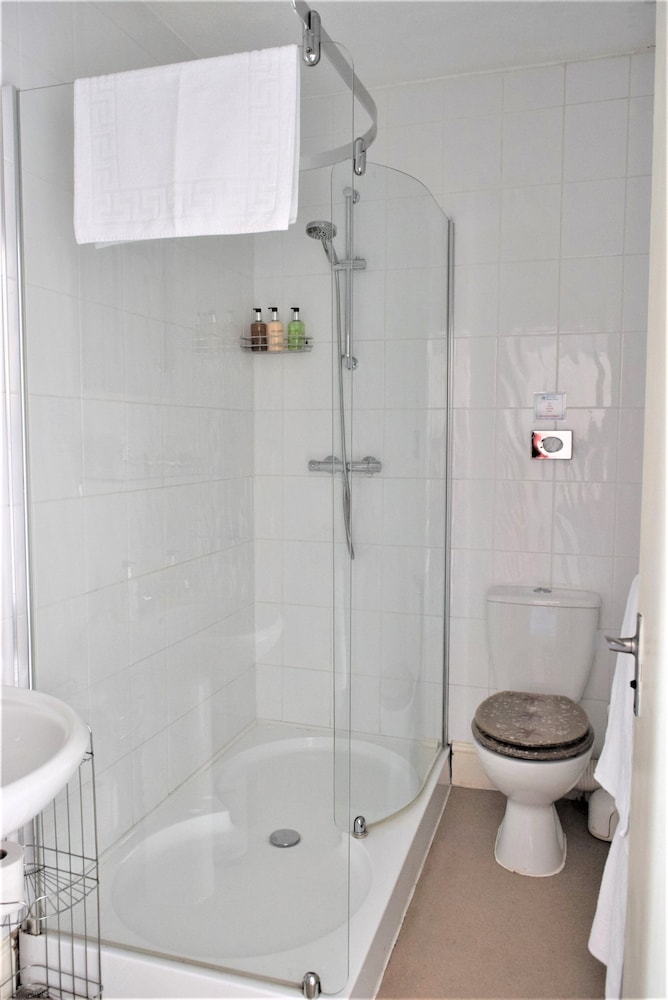 Classic Double Room, Ensuite, Sea View photo 2