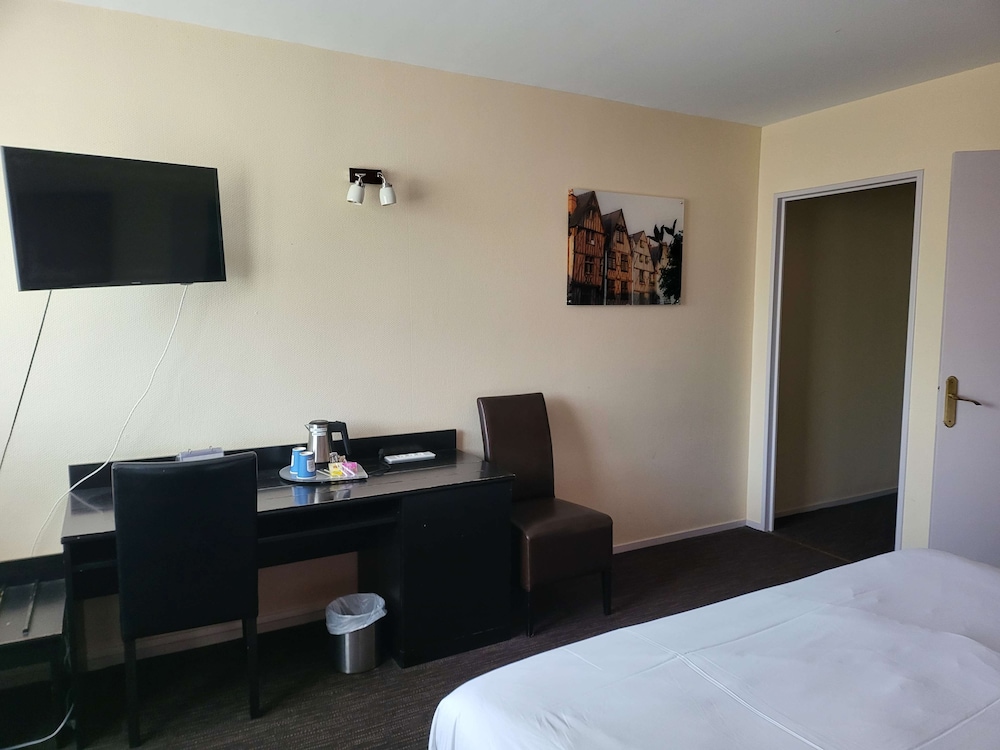 Standard Room, Multiple Beds - Photo 6