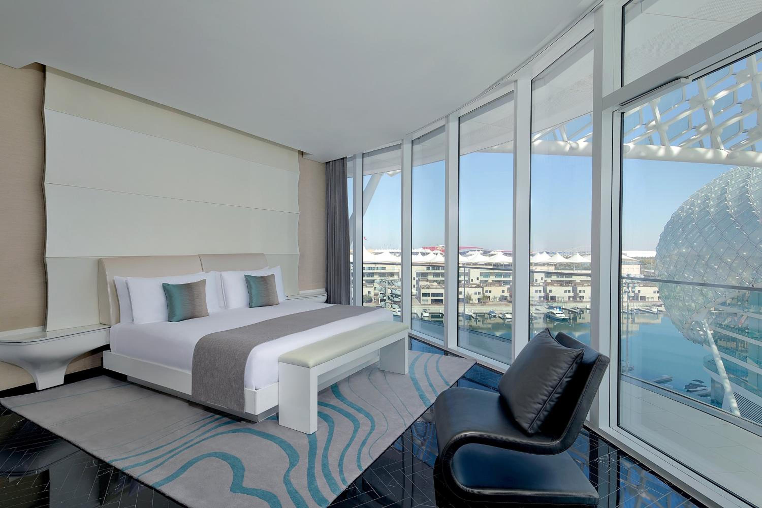 Fabulous, 1 Bedroom Suite, 1 King, Corner Room, Balcony with Complimentary Yas Beach Access  photo 2