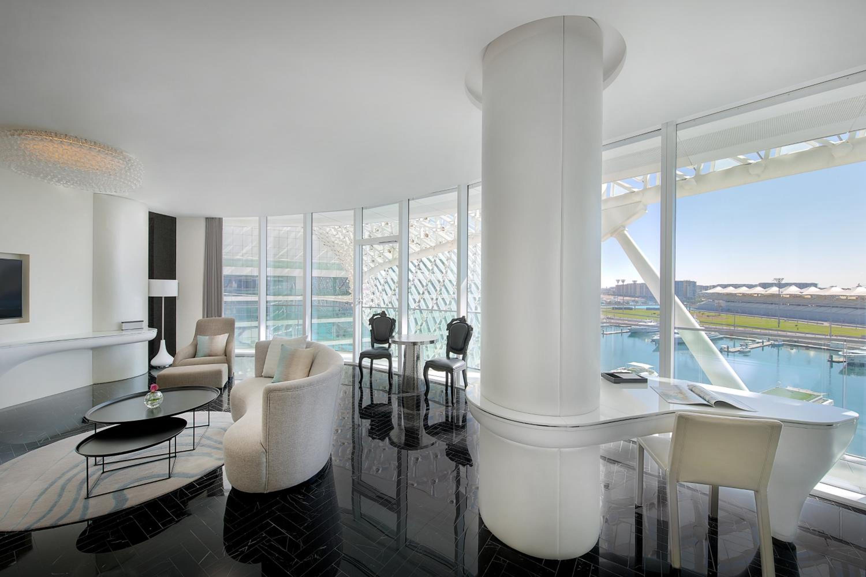 Fabulous, 1 Bedroom Suite, 1 King, Corner Room, Balcony with Complimentary Yas Beach Access 