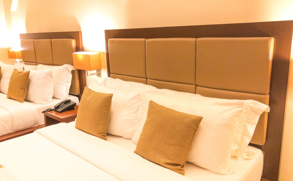 Premier Room, 2 Queen Beds photo 2
