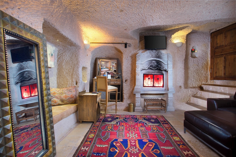 Deluxe Cave Room With Jakuzzi - Photo 5