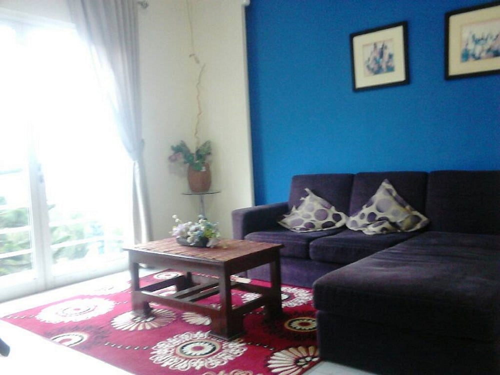 House, 2 Bedrooms photo 2