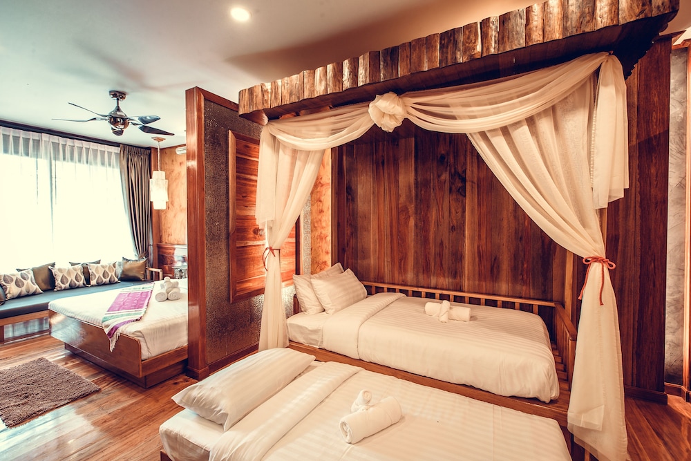 Grand Quadruple Room photo 2