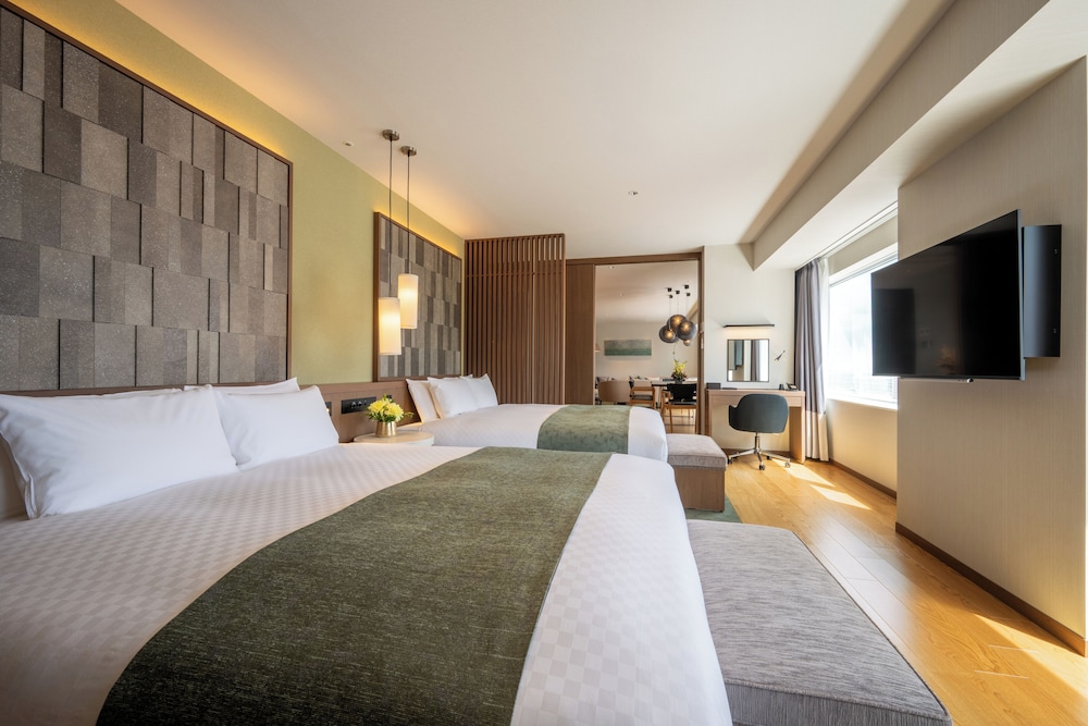Grand Suite, Multiple Beds, Non Smoking, River View photo 2