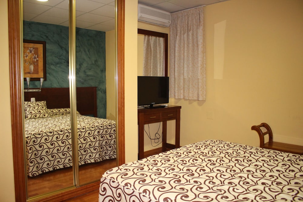 Double Room, 1 Queen Bed photo 2
