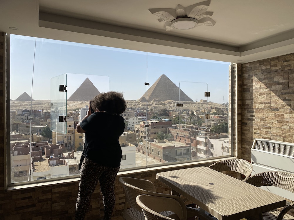 Family Apartment 4 bedrooms - Pyramid View photo 3