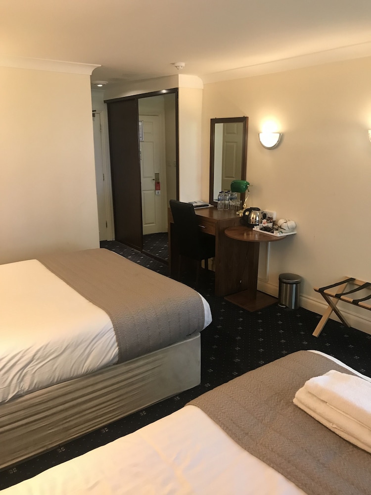 Standard Room, Multiple Beds, Non Smoking, Lake View, photo 6