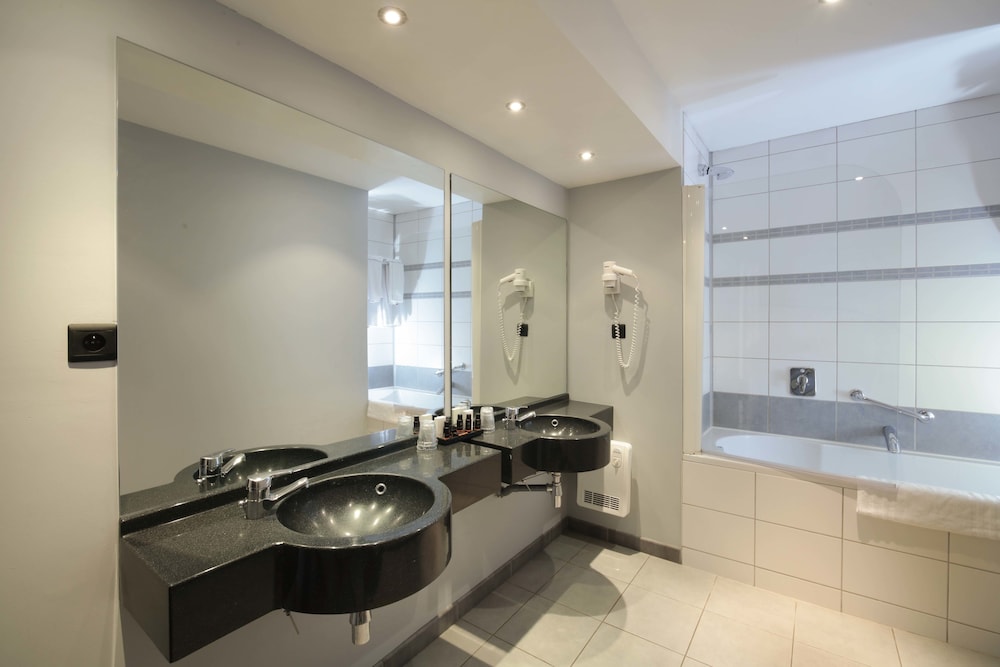 Deluxe Suite photo 2