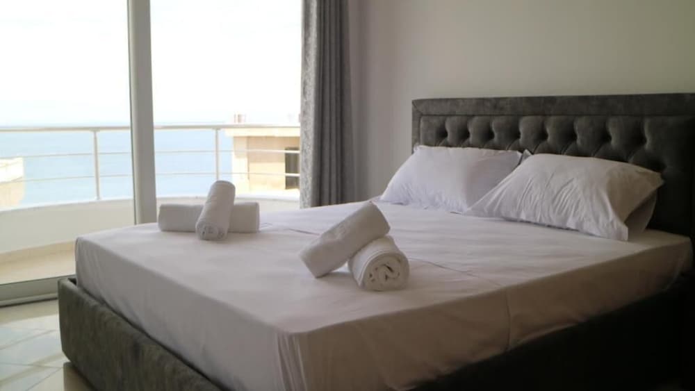 Deluxe Double or Twin Room, Balcony