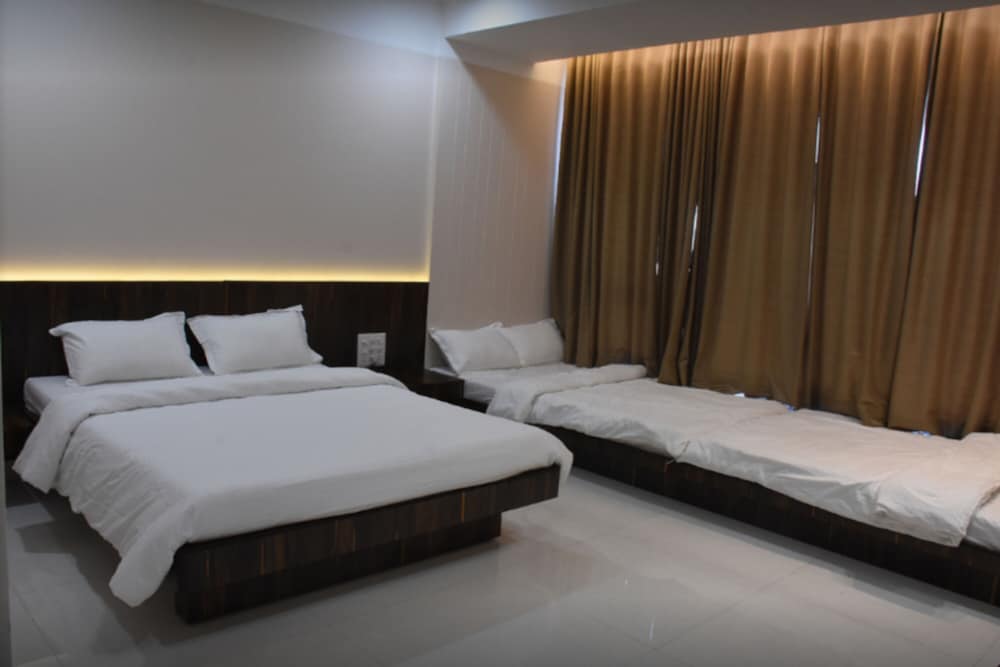 Family Room - Photo 1