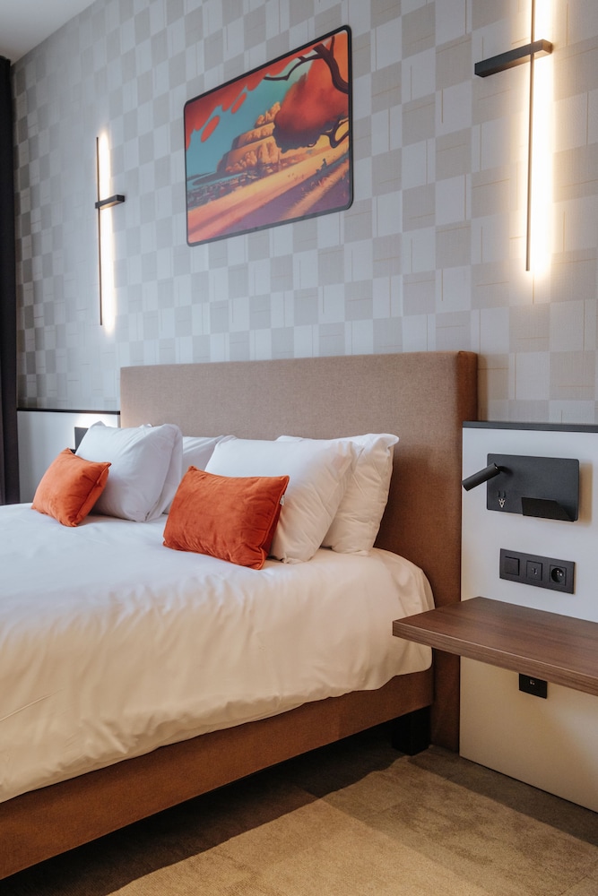 Classic Room, 1 King Bed (Citadel View) - Photo 2