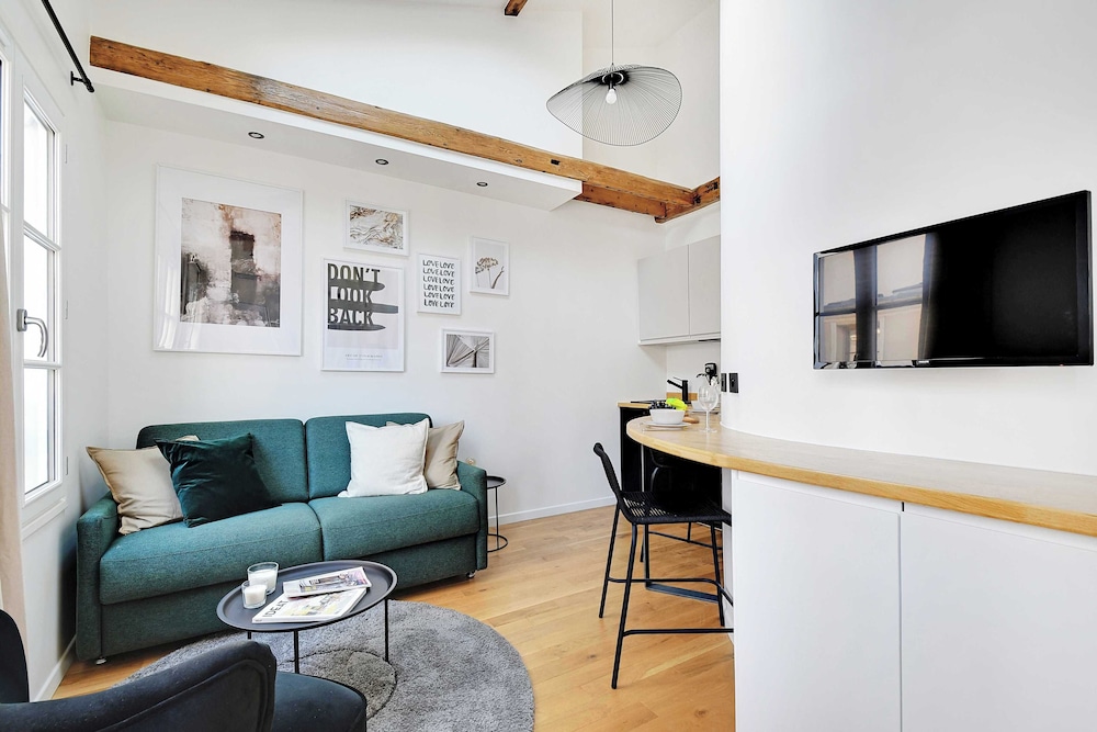Apartment 4 (GW-33-CREMIEUX-4) photo 1