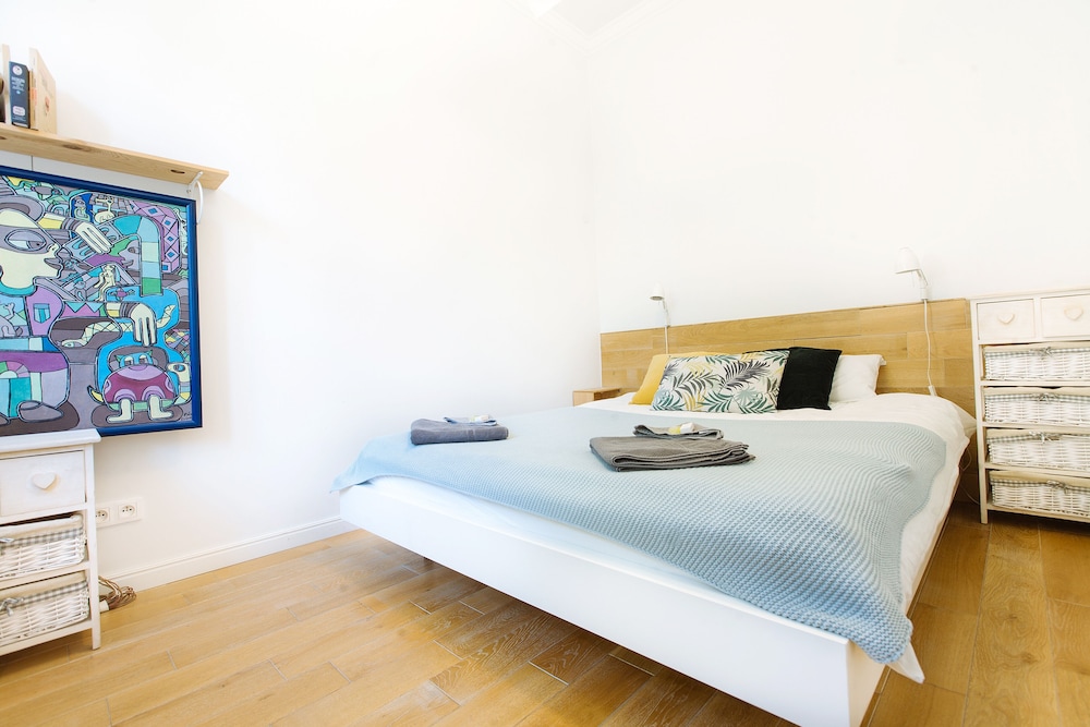 Apartment - Photo 2
