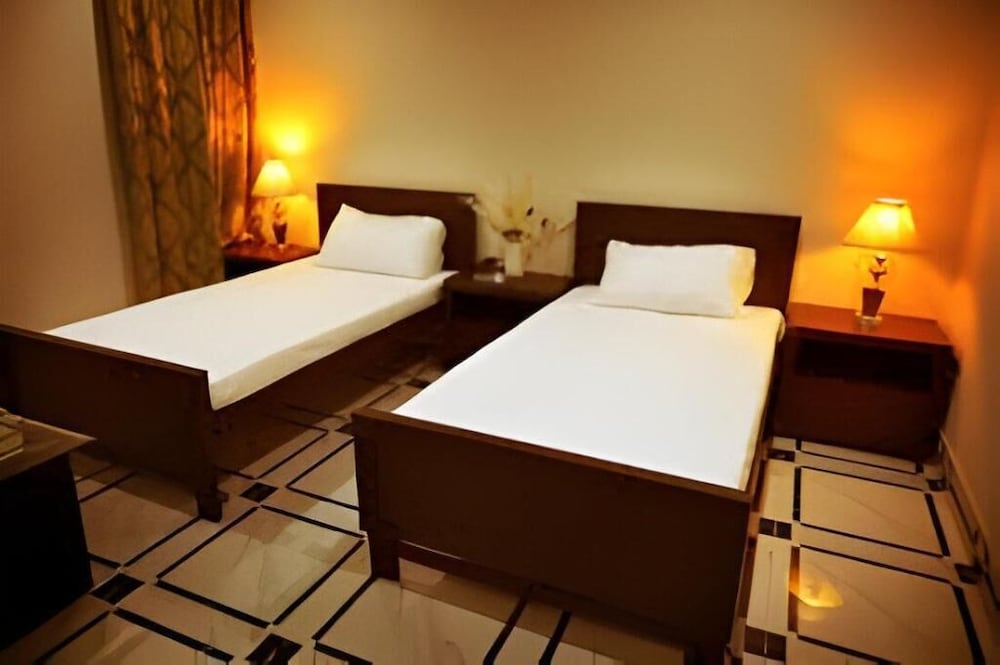 Deluxe Double or Twin Room photo 2