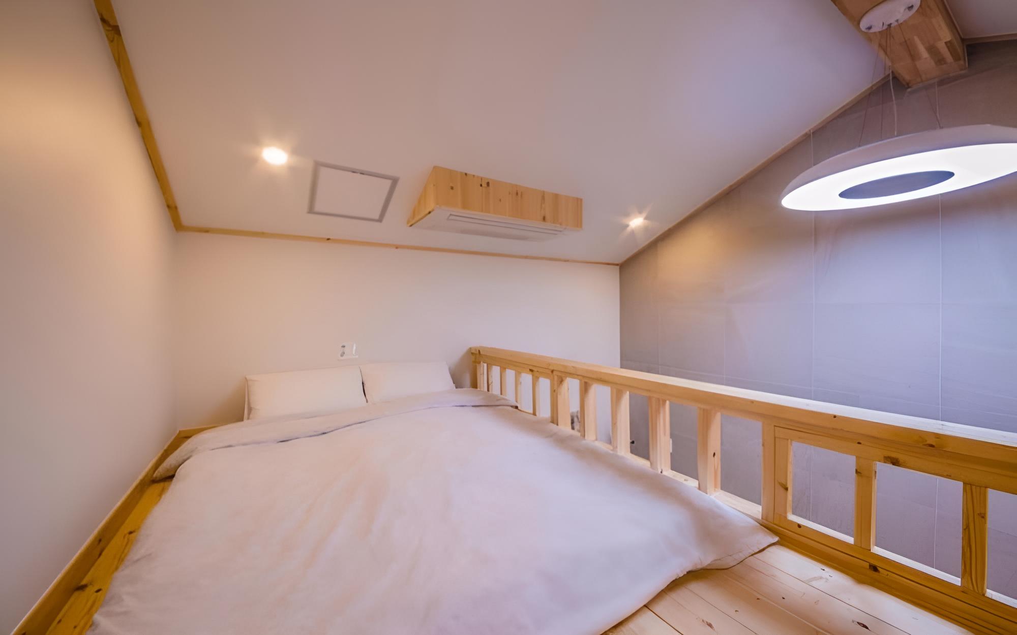 Room (Suite 106 (MIN 2 Night)) photo 3
