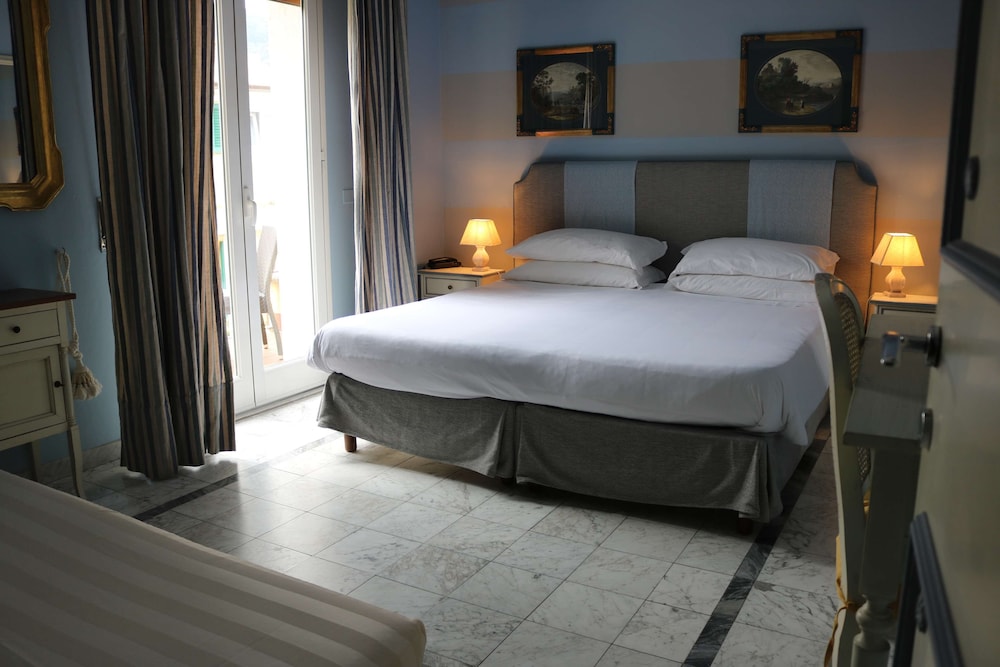 Classic Room, Multiple Beds, Non Smoking photo 3