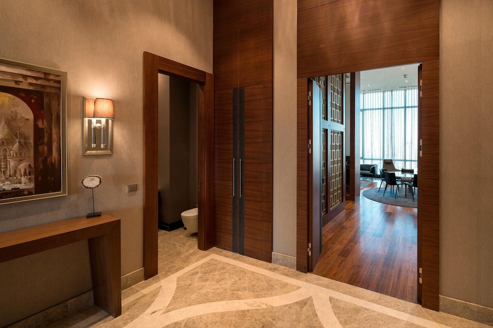Presidential Suite, 1 King Bed thumbnail 6